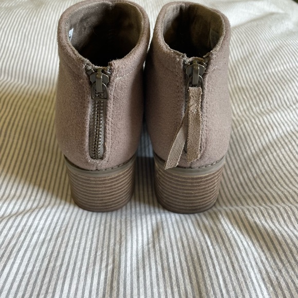 Toms Lacy Booties - Picture 4 of 4